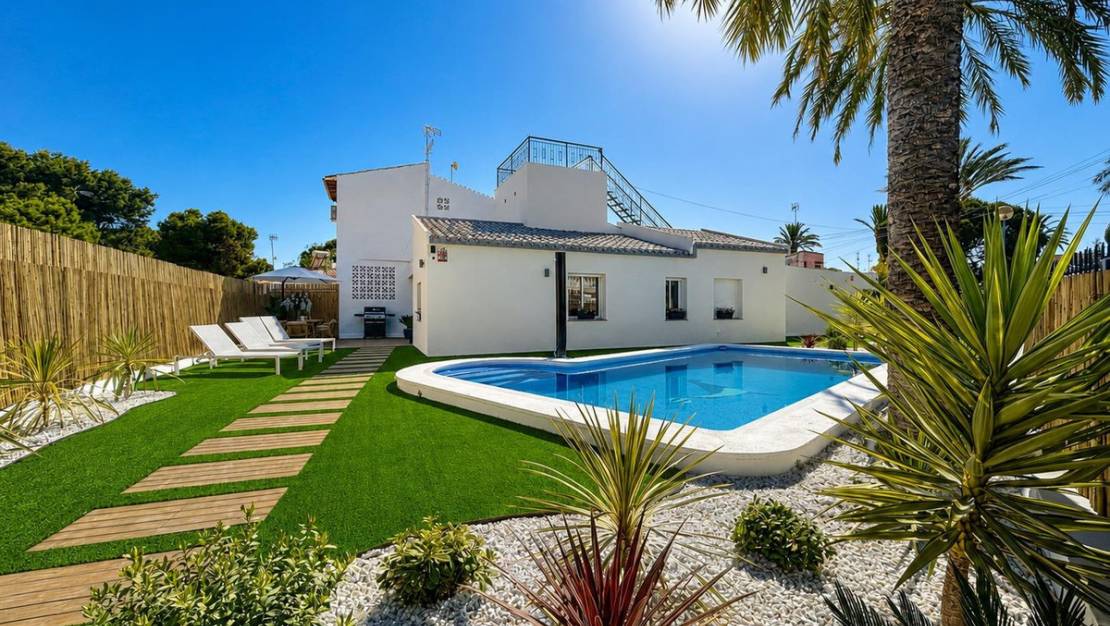 Sale - Villa - Orihuela - Punta Prima