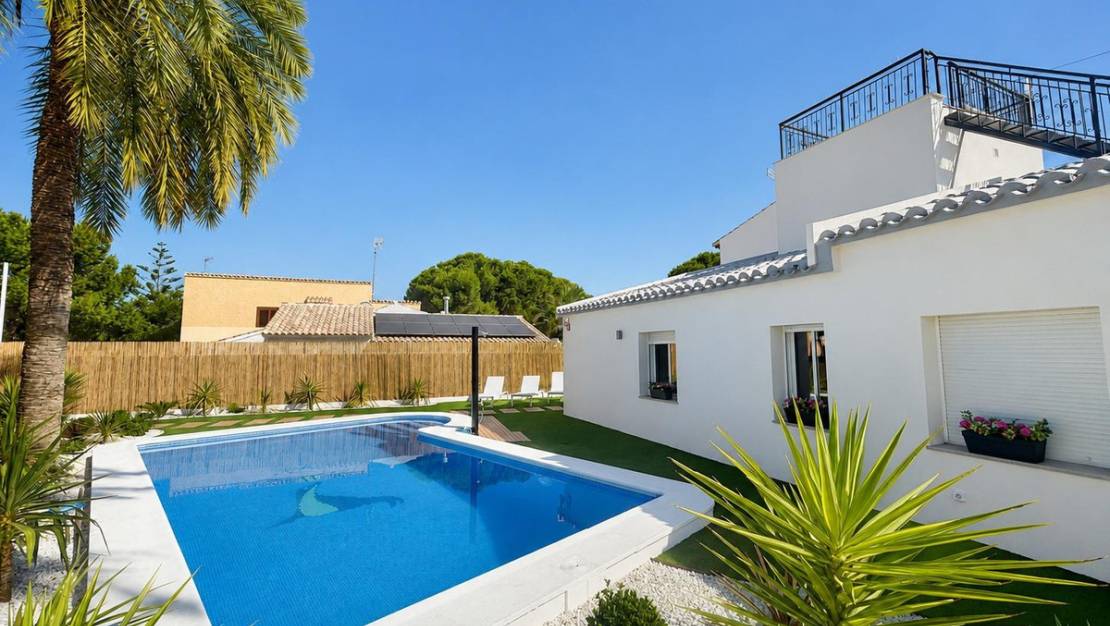 Sale - Villa - Orihuela - Punta Prima
