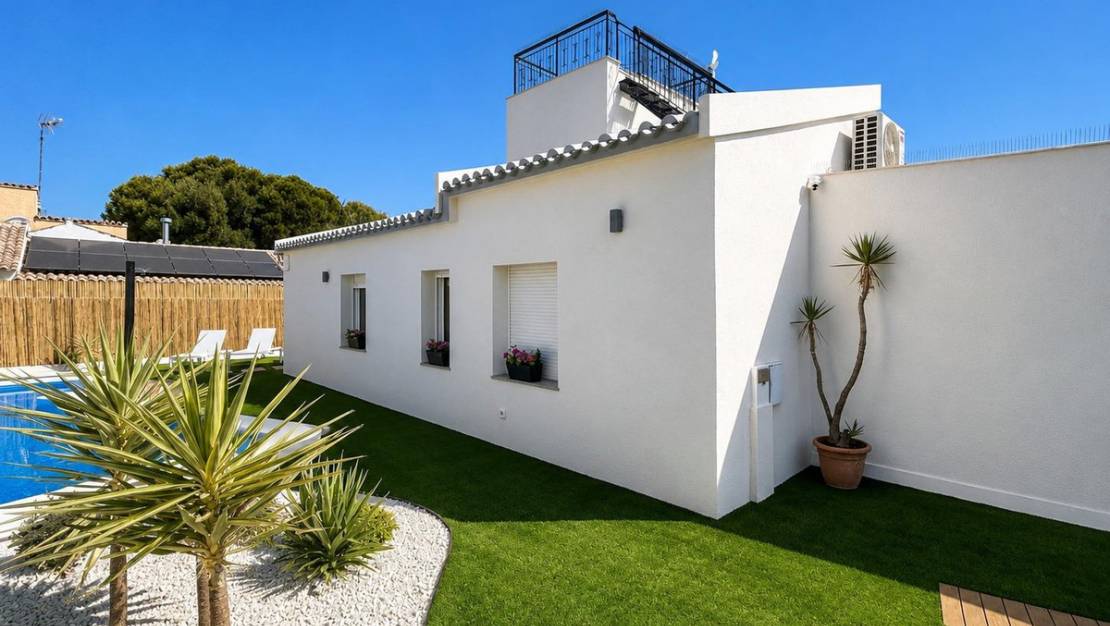 Sale - Villa - Orihuela - Punta Prima