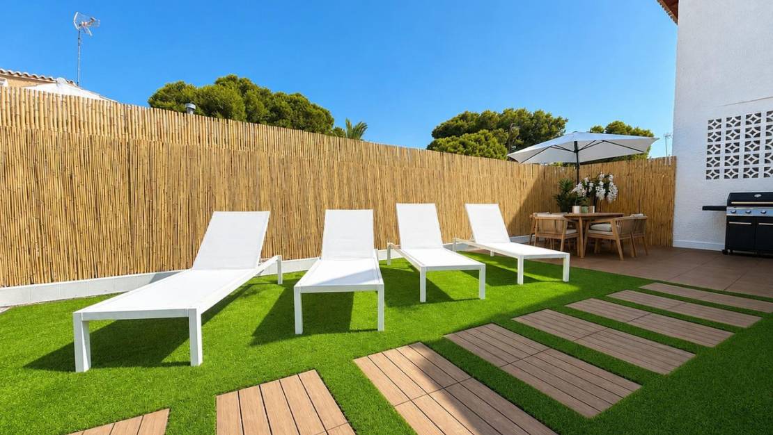 Sale - Villa - Orihuela - Punta Prima