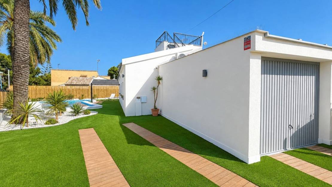 Sale - Villa - Orihuela - Punta Prima