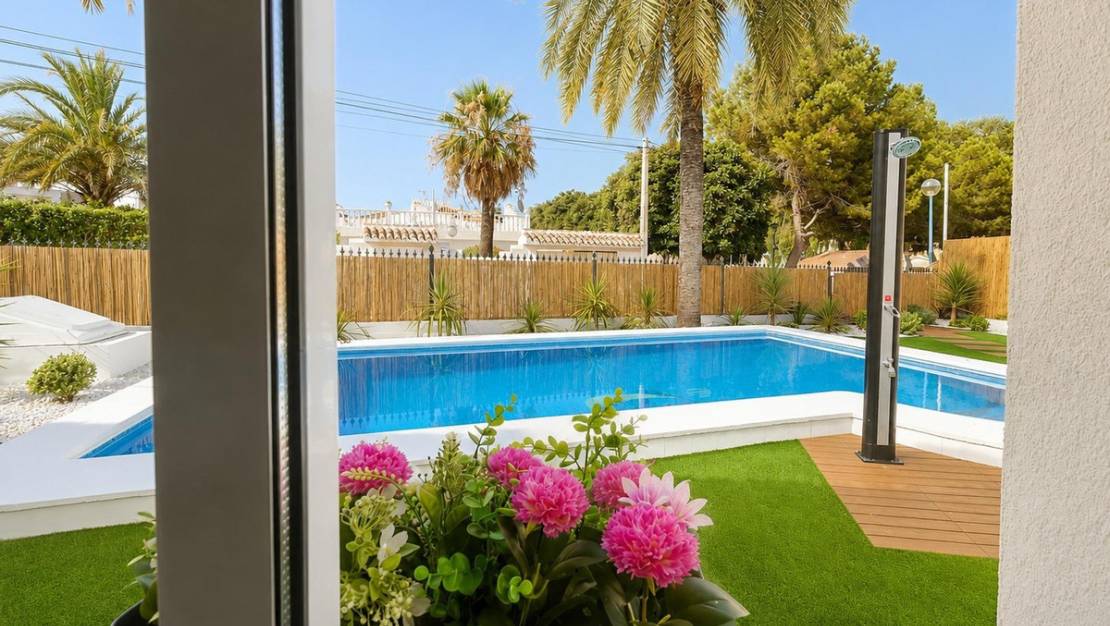 Sale - Villa - Orihuela - Punta Prima