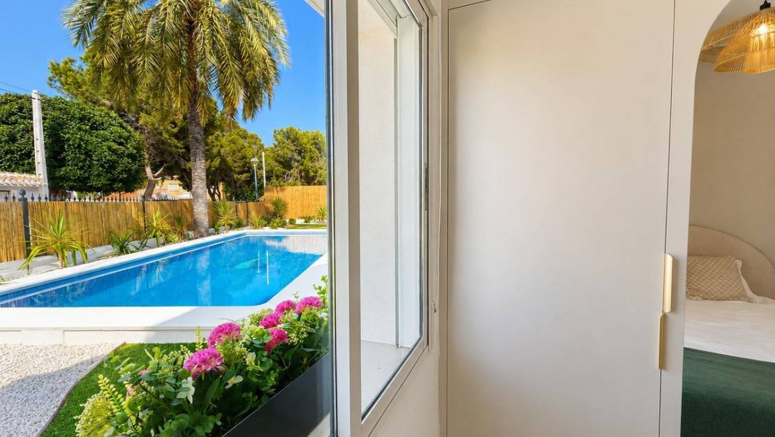 Sale - Villa - Orihuela - Punta Prima