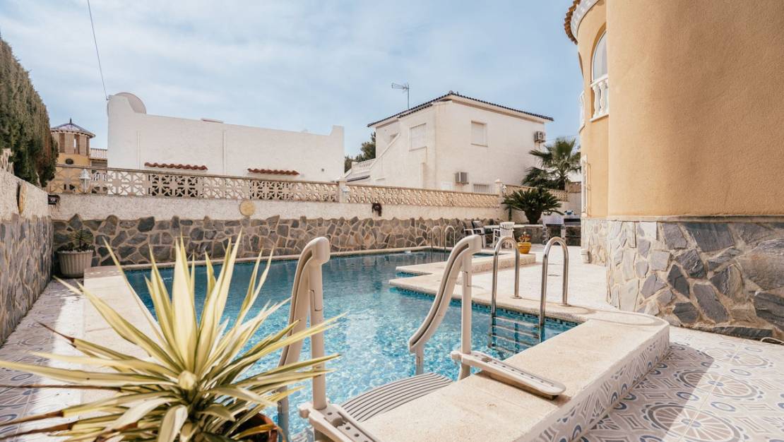 Sale - Villa - Orihuela - Villamartin