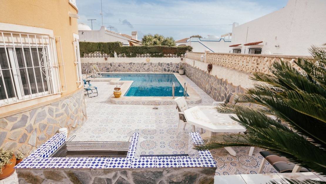 Sale - Villa - Orihuela - Villamartin