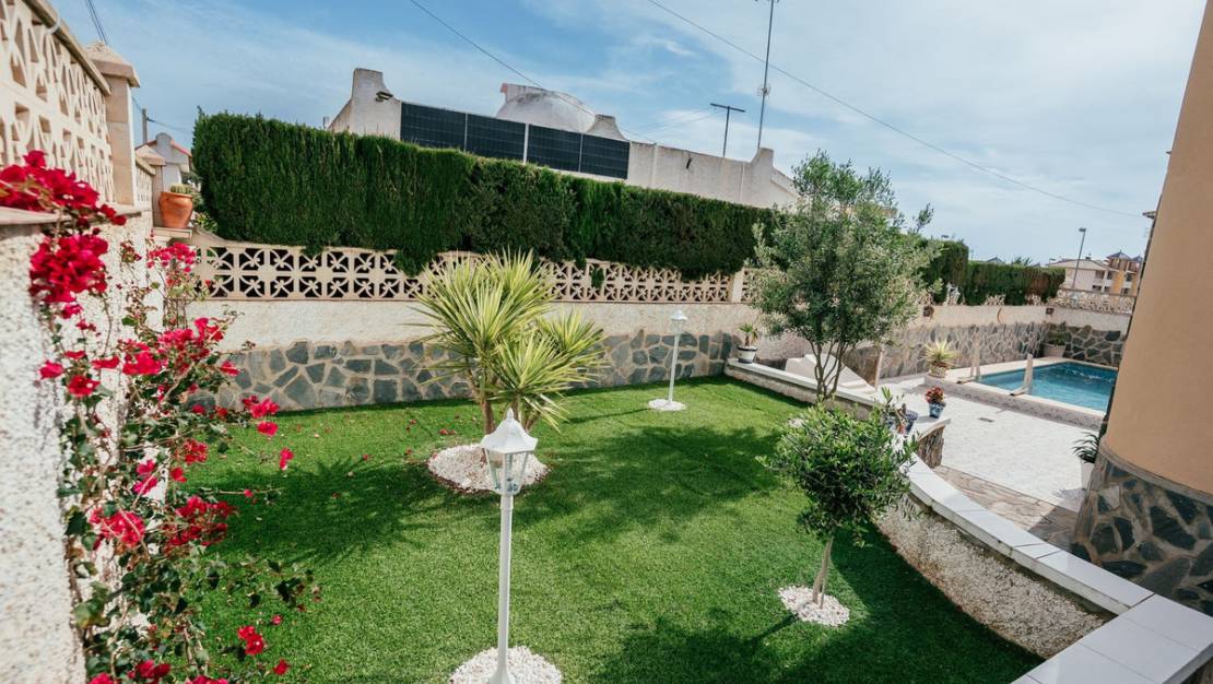 Sale - Villa - Orihuela - Villamartin