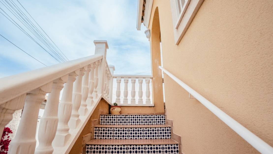 Sale - Villa - Orihuela - Villamartin