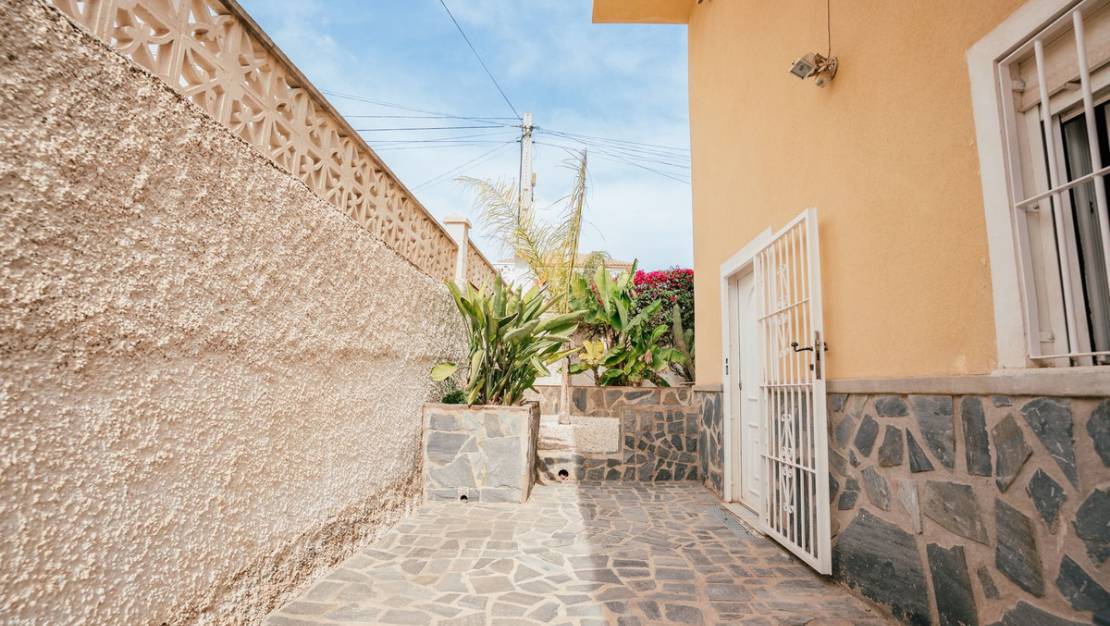 Sale - Villa - Orihuela - Villamartin