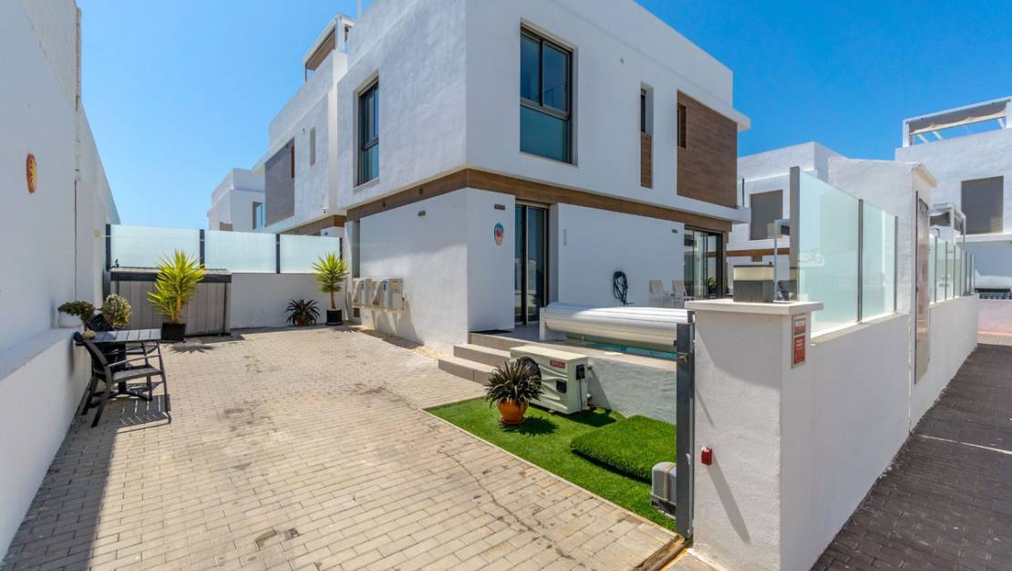 Sale - Villa - Orihuela - Villamartin