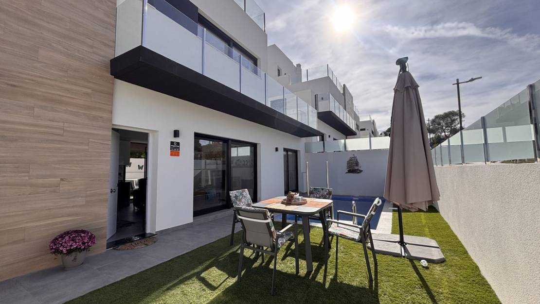 Sale - Villa - Orihuela - Villamartin