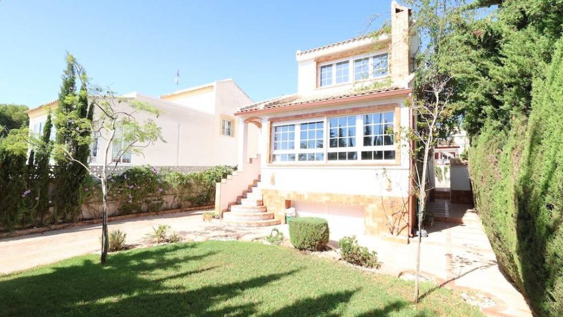 Sale - Villa - Orihuela - Villamartin