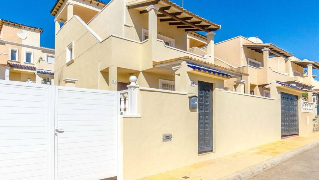 Sale - Villa - Orihuela - Villamartin