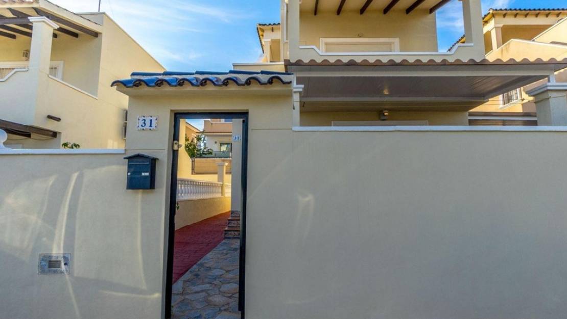 Sale - Villa - Orihuela - Villamartin