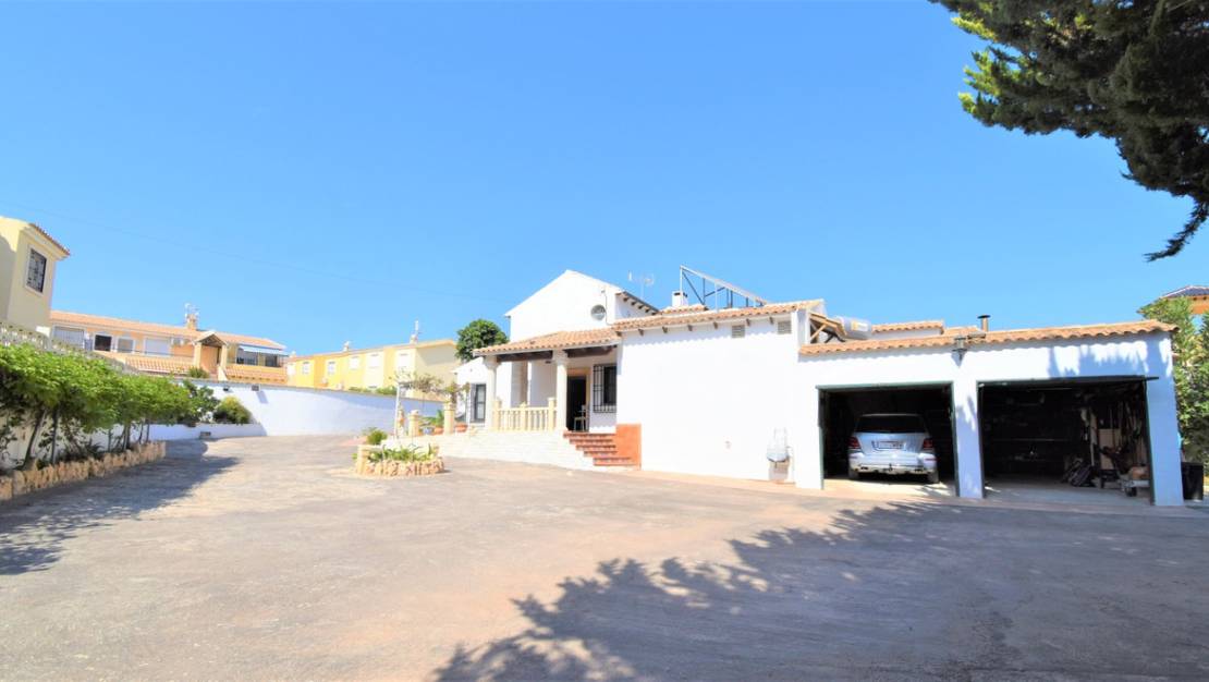 Sale - Villa - Orihuela - Villamartin