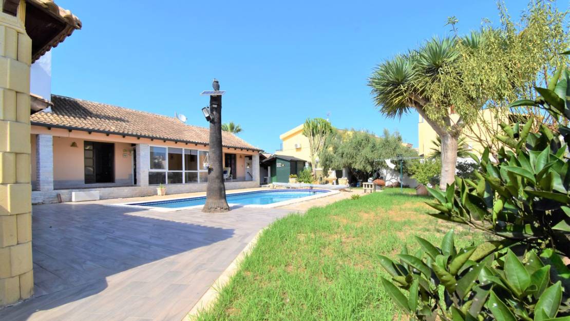 Sale - Villa - Orihuela - Villamartin