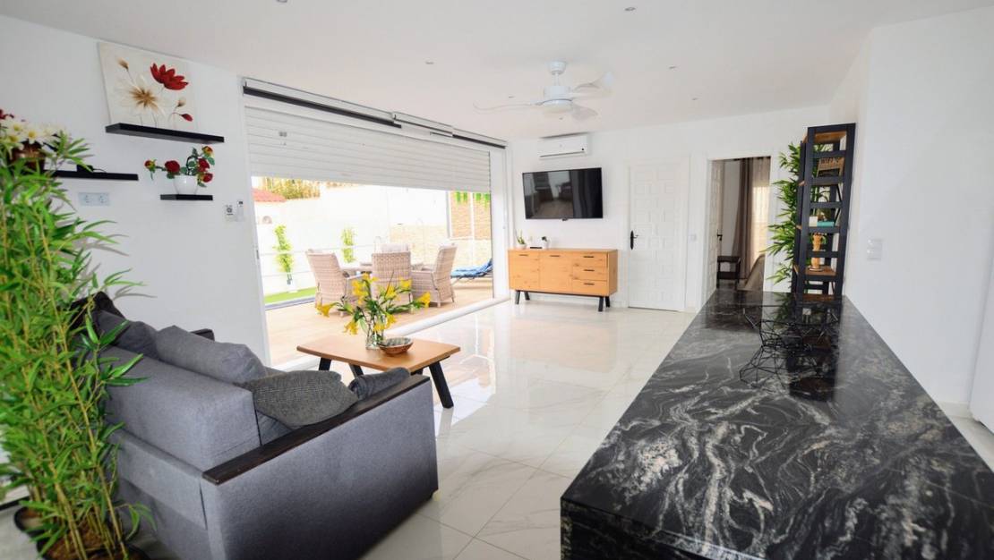 Sale - Villa - Orihuela - Villamartin