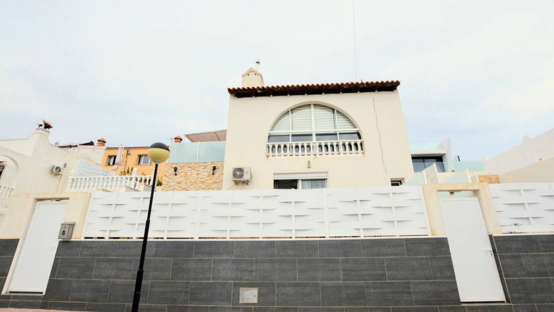 Sale - Villa - Orihuela - Villamartin