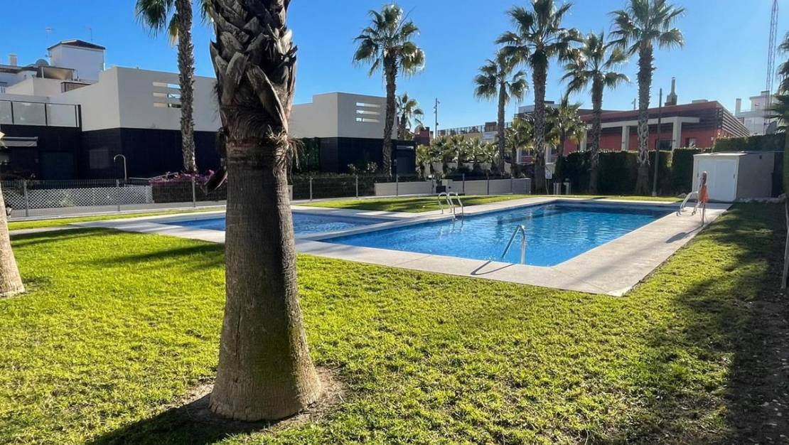 Sale - Villa - Orihuela - Villamartin