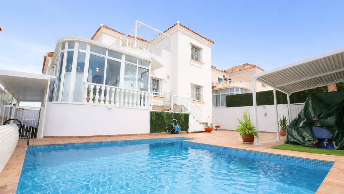 Sale - Villa - Orihuela - Villamartin