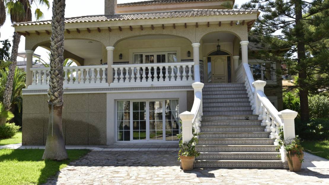 Sale - Villa - Orihuela - Villamartin