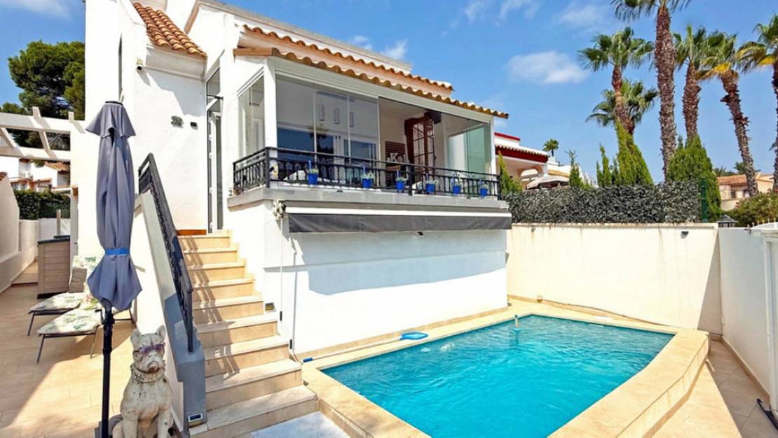 Sale - Villa - Orihuela - Villamartin