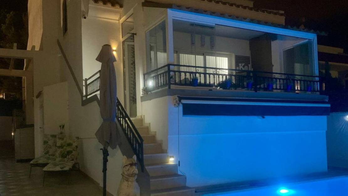 Sale - Villa - Orihuela - Villamartin