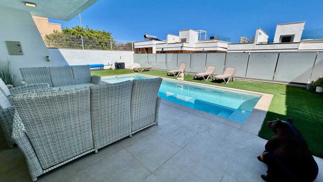 Sale - Villa - Orihuela - Villamartin