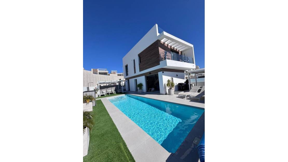 Sale - Villa - Orihuela - Villamartin