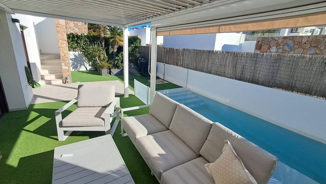 Sale - Villa - Orihuela - Villamartin