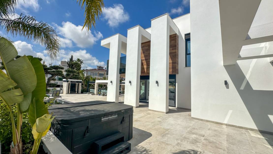 Sale - Villa - Orihuela - Villamartin