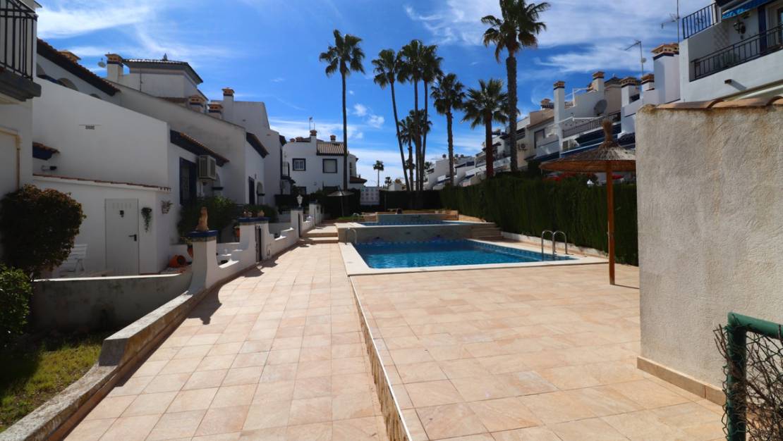 Sale - Villa - Orihuela - Villamartin