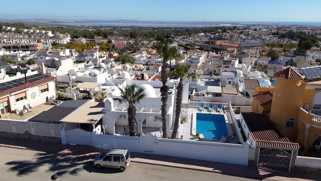 Sale - Villa - Orihuela - Villamartin