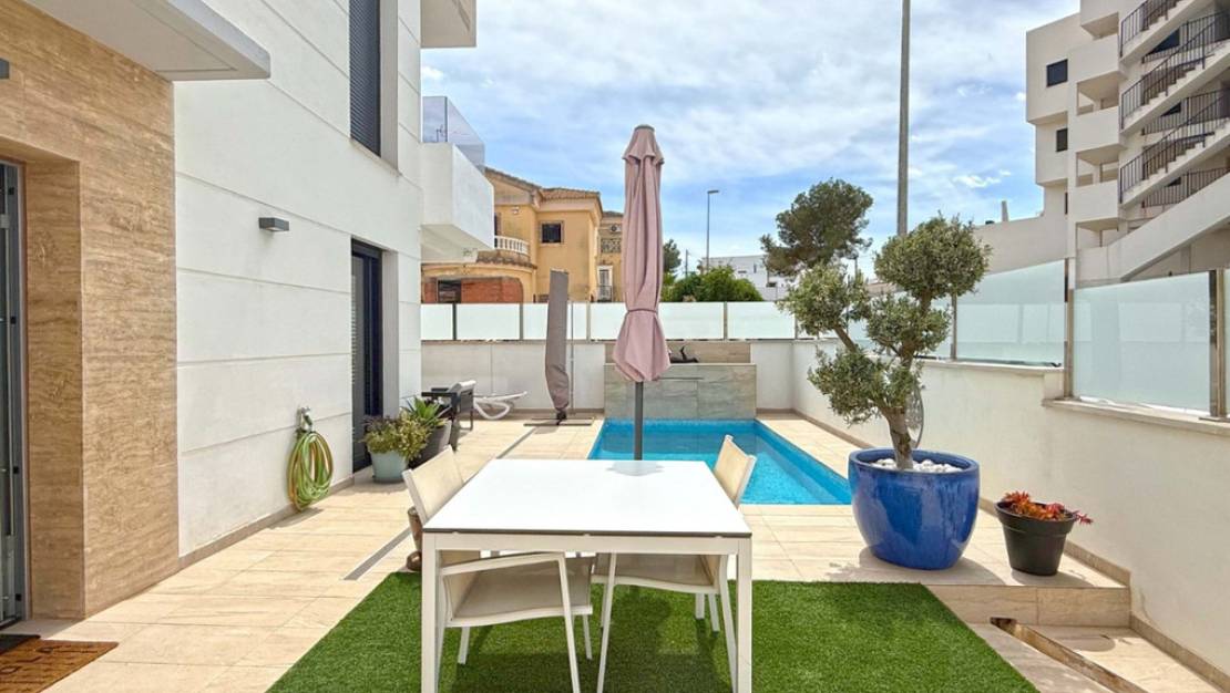 Sale - Villa - Orihuela - Villamartin