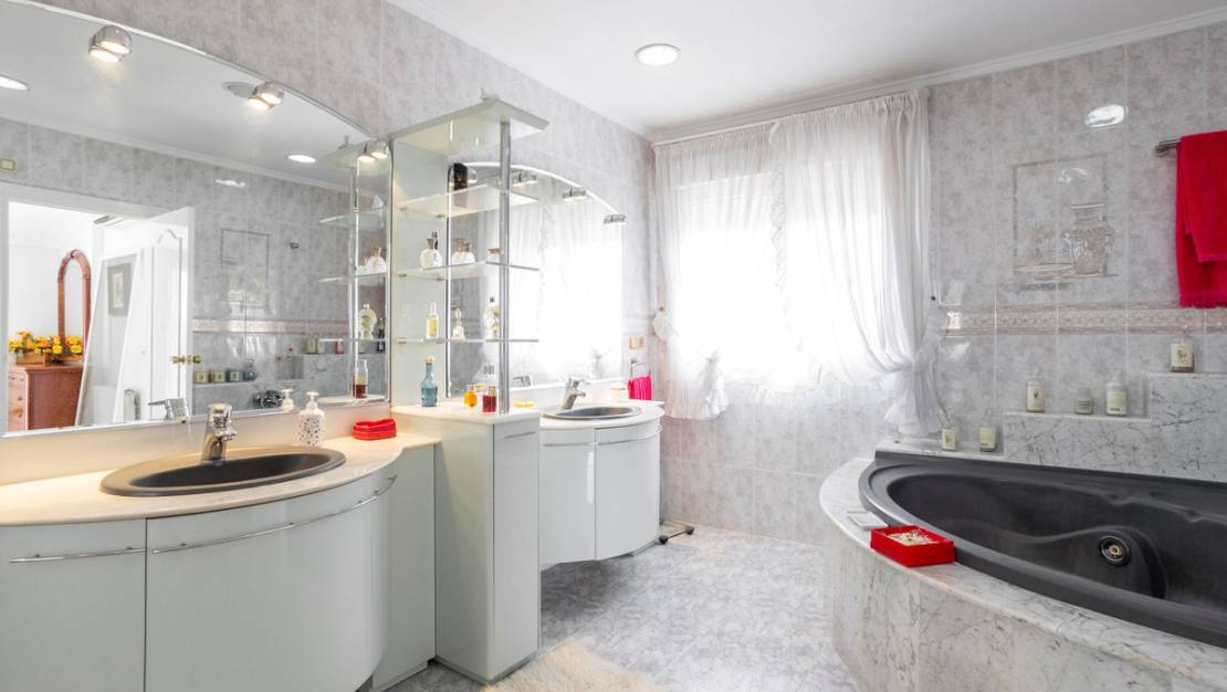 Sale - Villa - Orihuela - Villamartin