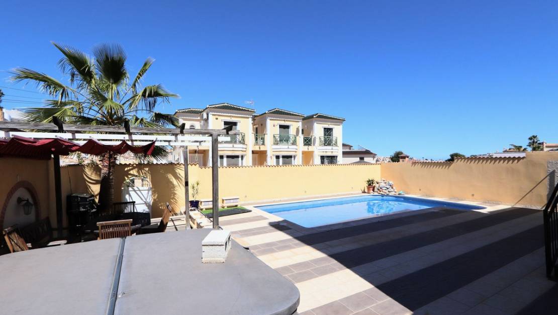 Sale - Villa - Orihuela - Villamartin