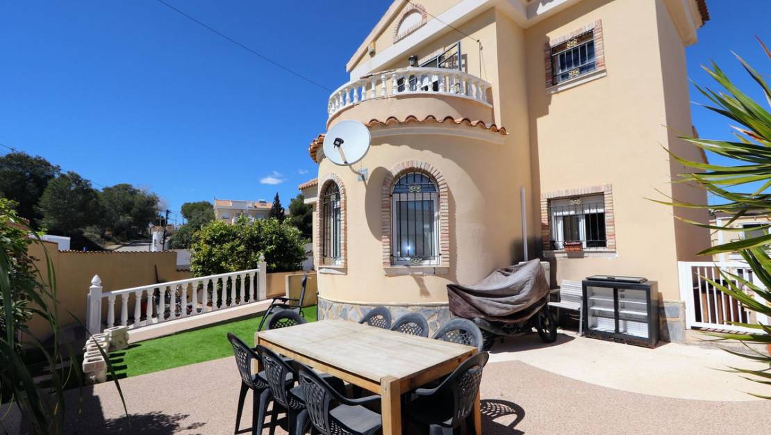 Sale - Villa - Orihuela - Villamartin