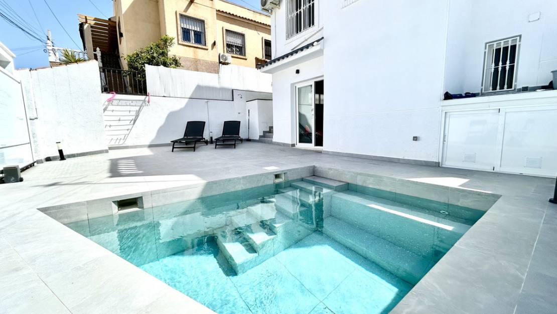 Sale - Villa - Orihuela - Villamartin