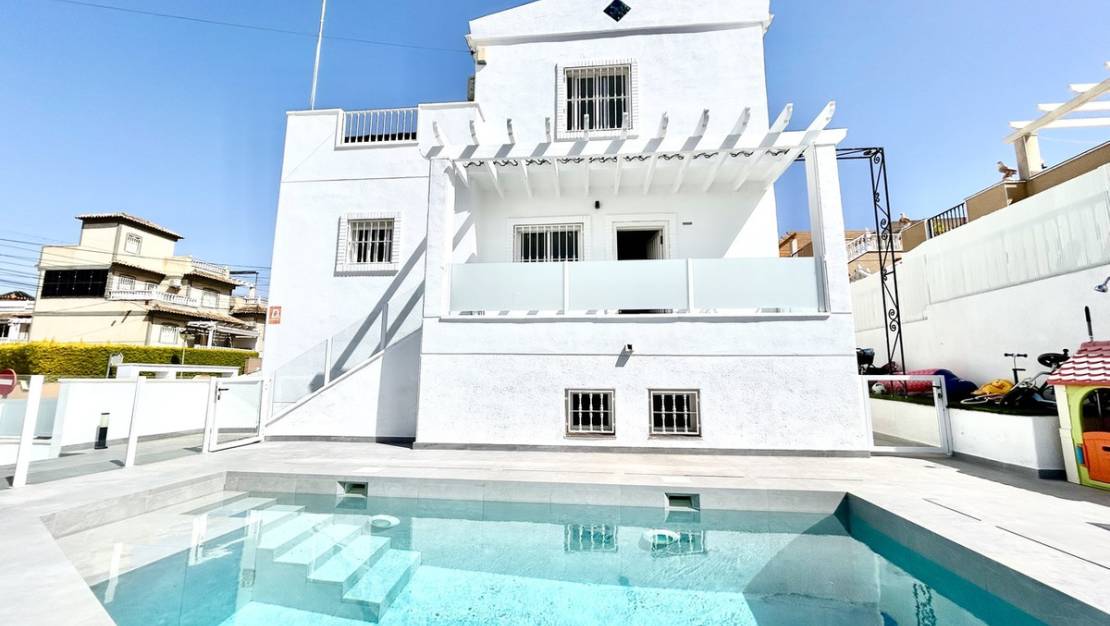 Sale - Villa - Orihuela - Villamartin