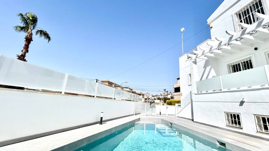 Sale - Villa - Orihuela - Villamartin