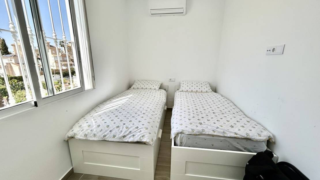 Sale - Villa - Orihuela - Villamartin