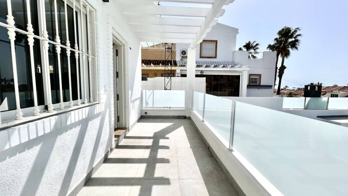Sale - Villa - Orihuela - Villamartin