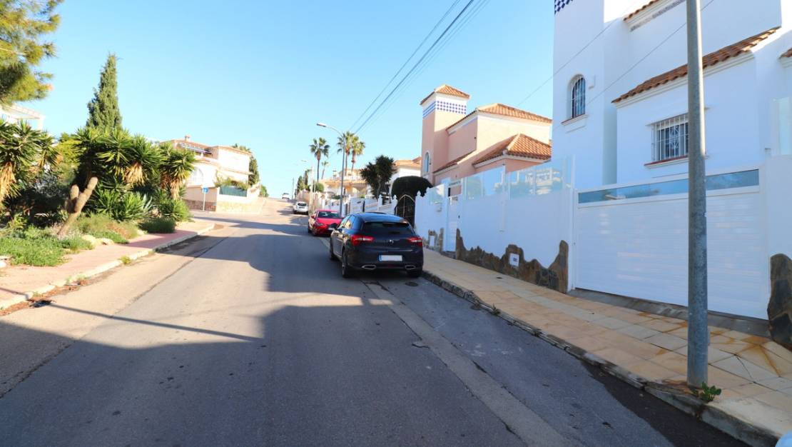 Sale - Villa - Orihuela - Villamartin