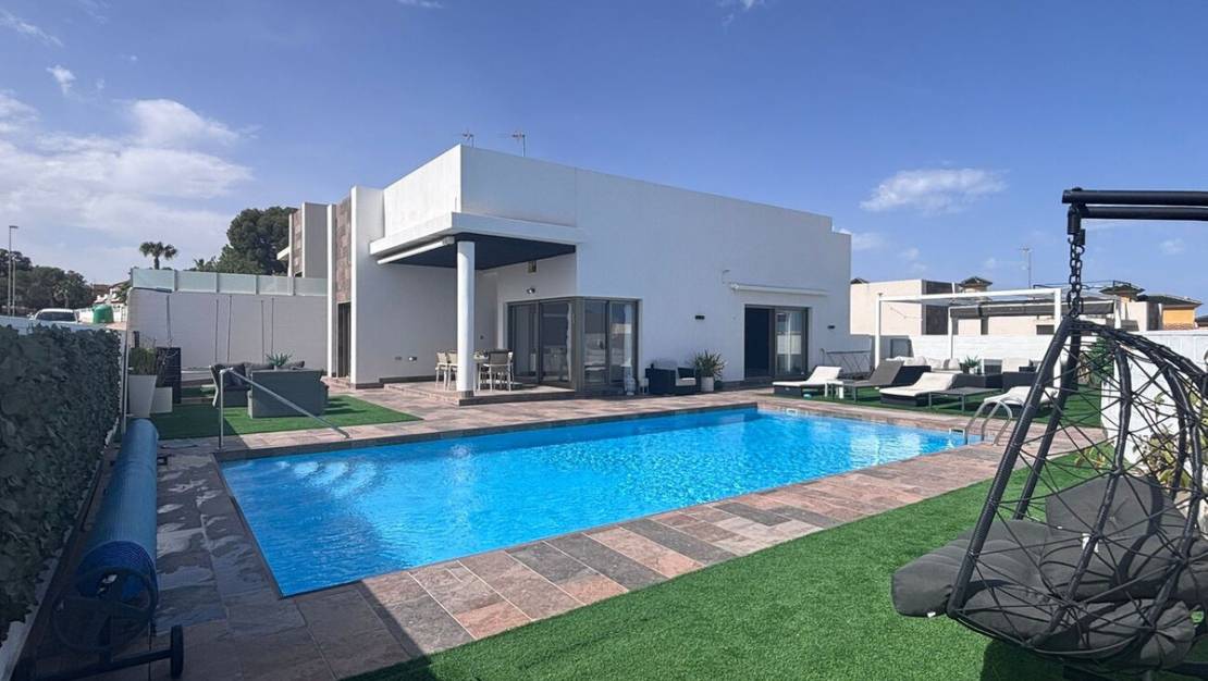 Sale - Villa - Orihuela - Villamartin