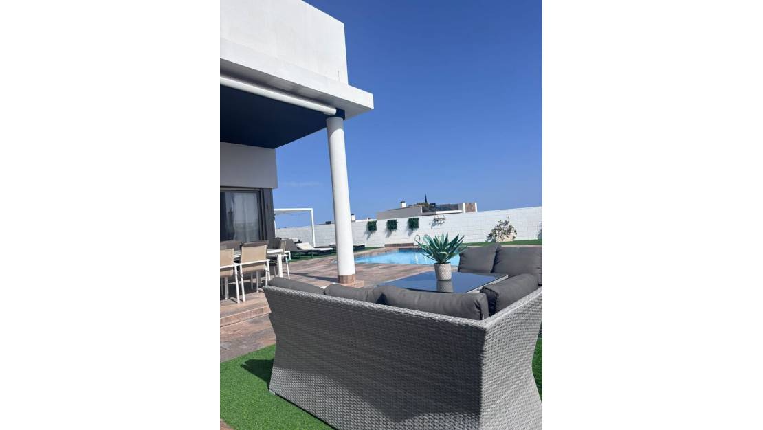 Sale - Villa - Orihuela - Villamartin