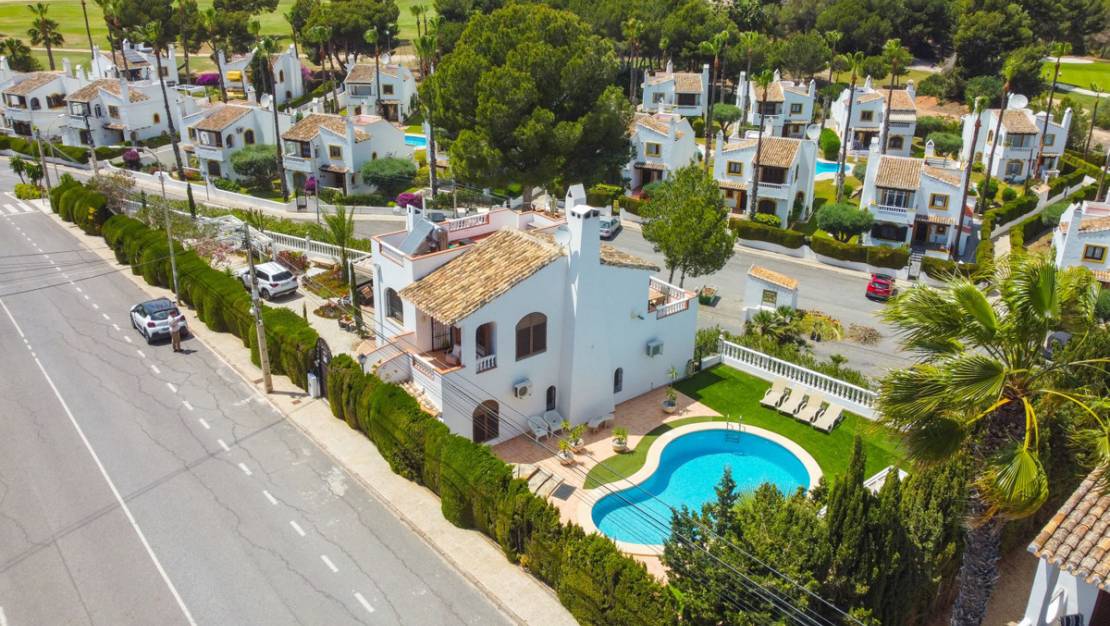 Sale - Villa - Orihuela - Villamartin