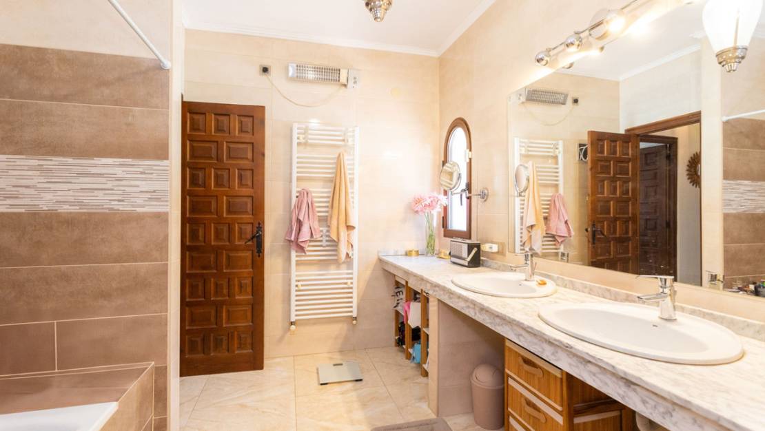 Sale - Villa - Orihuela - Villamartin