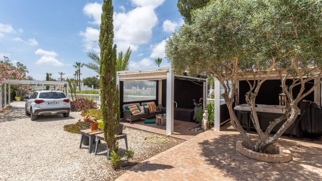 Sale - Villa - Orihuela - Villamartin