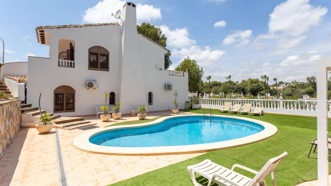 Sale - Villa - Orihuela - Villamartin
