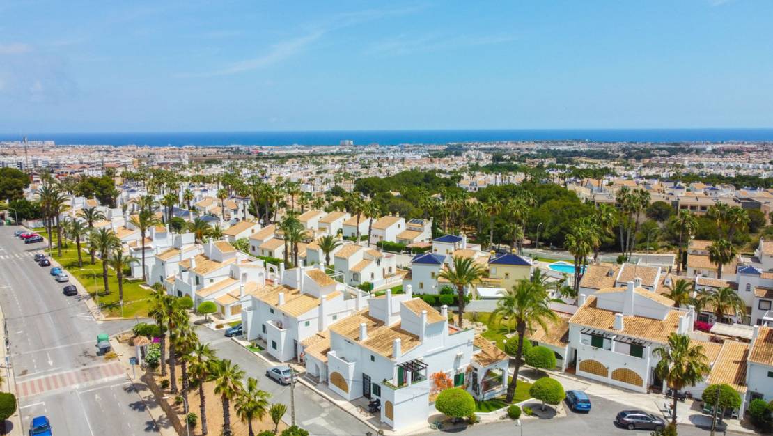 Sale - Villa - Orihuela - Villamartin