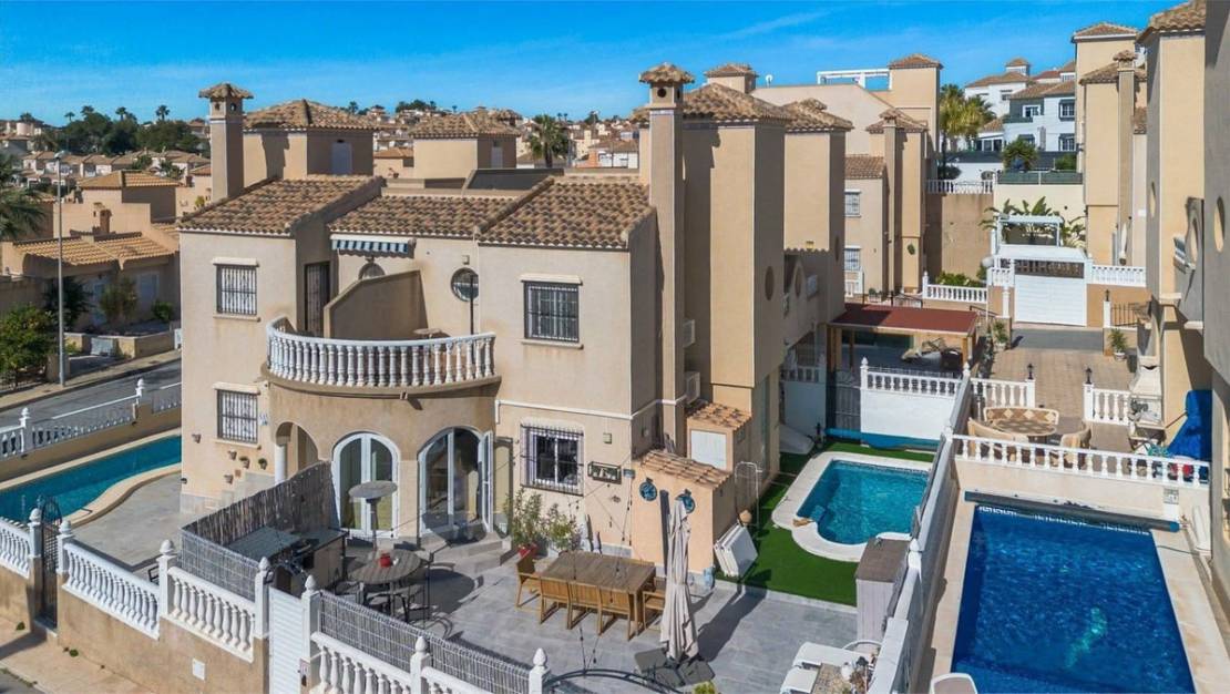 Sale - Villa - Orihuela - Villamartin